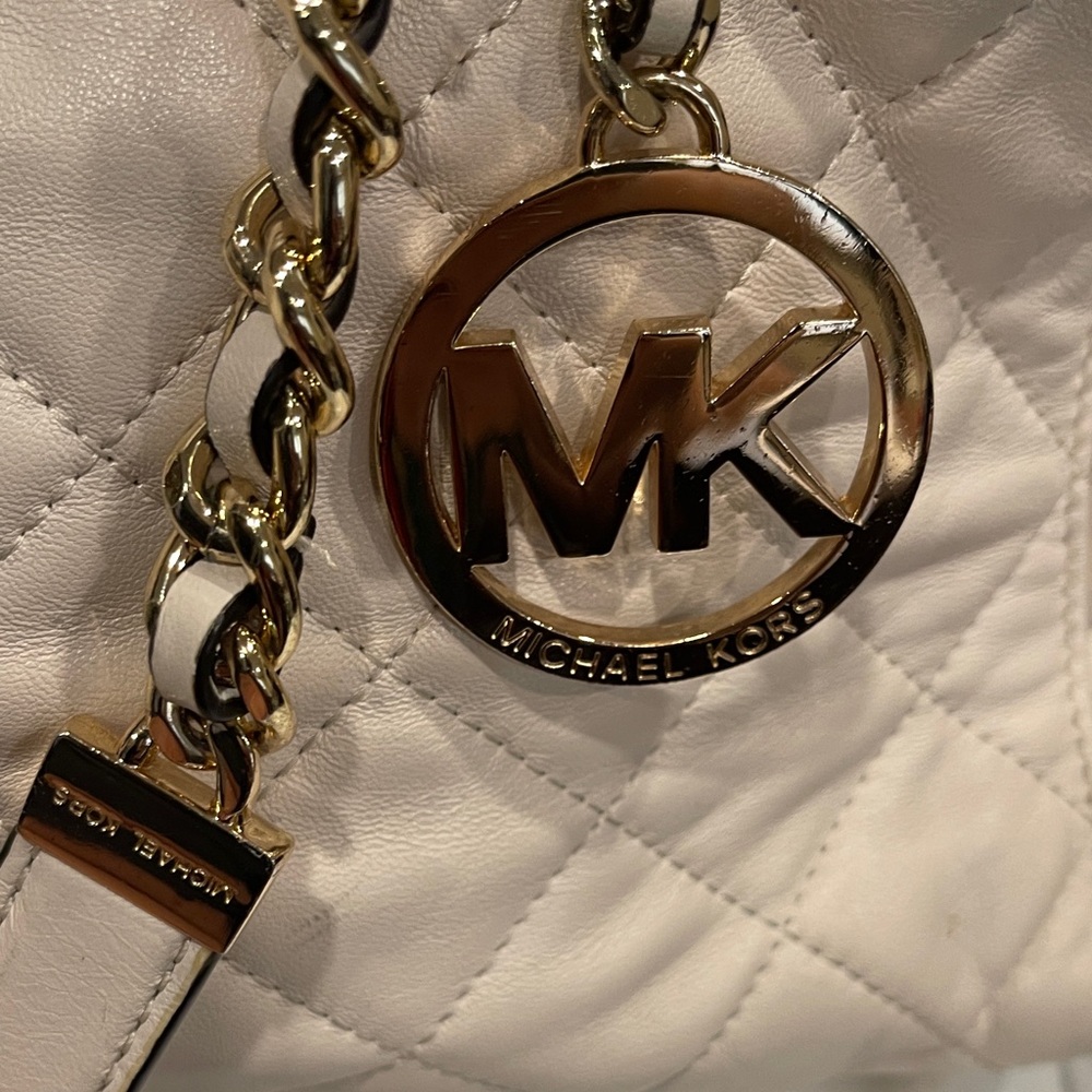 Michael Kors Quilted Shoulder Bag in Cream with Gold Accents - Picture 2 of 11